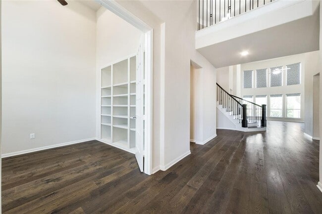 Building Photo - 5104 Alonso Dr