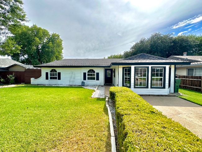 Building Photo - 1706 Whitney Dr