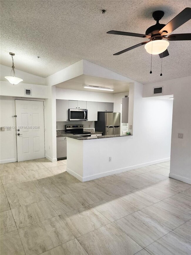 Building Photo - 2451 Centergate Dr