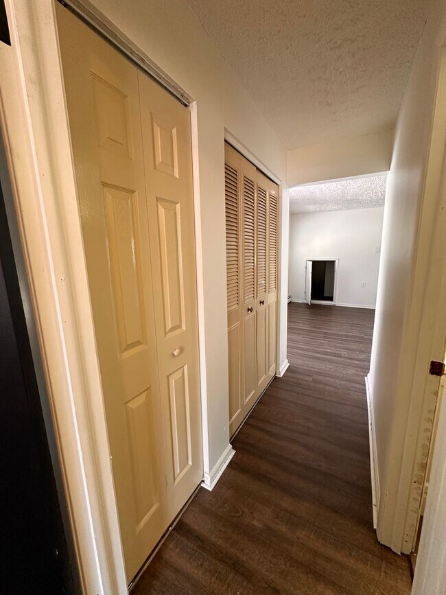 Building Photo - AVAILABLE NOW: 1 Bedroom 1 Bathroom apartment in Downtown Beaver!