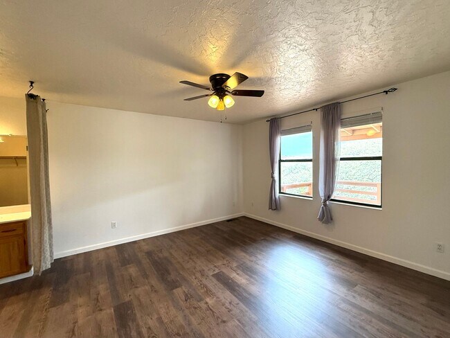 Building Photo - Nice home in Cliff Rose