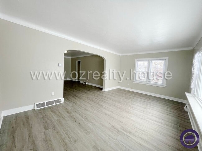 Building Photo - 5344 Claxton St