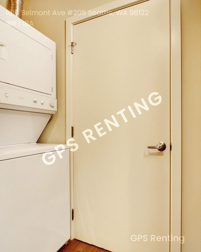 Building Photo - One bedroom corner unit in Capitol Hill
