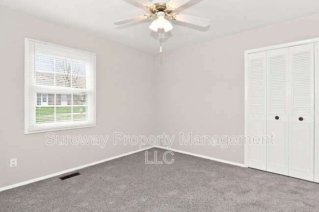 Building Photo - 17 Farragut Ct