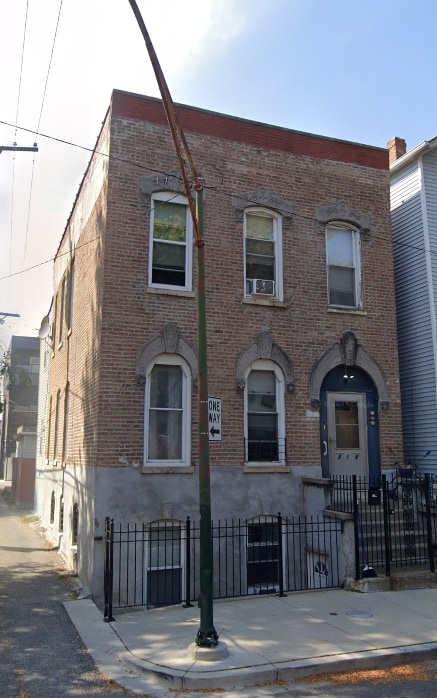 Building Photo - 712 N Ada St