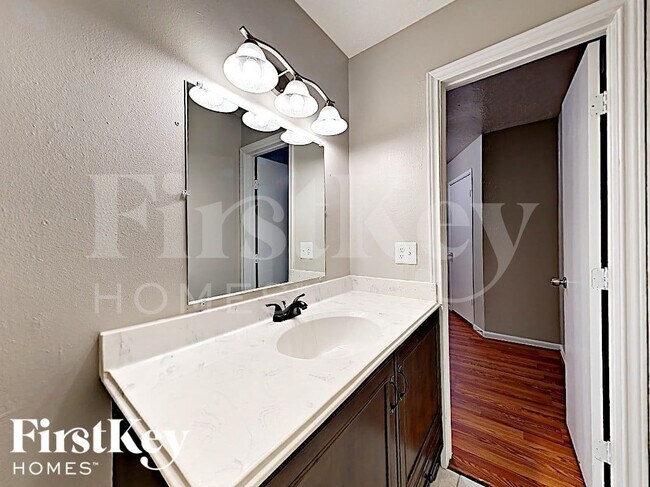 Building Photo - 2009 Tremont Ct