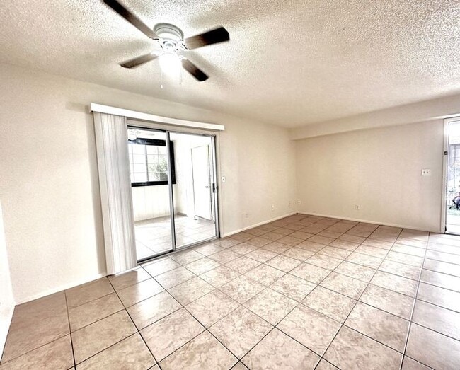 Building Photo - $500 Move In Special!2-bedroom, 1-bath apartment in Mesa, AZ