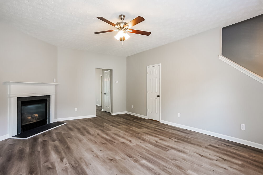 Building Photo - 444 Village Bluff Dr