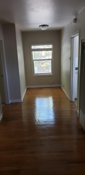 dining area - 1066 Sherwood Ave