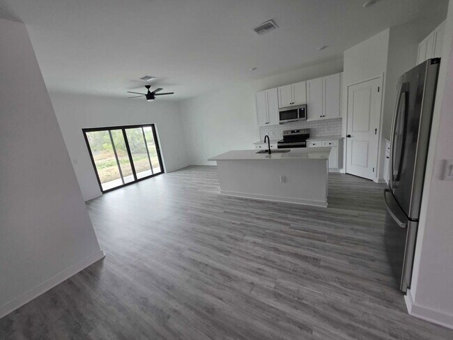 Building Photo - 9253 Agate St