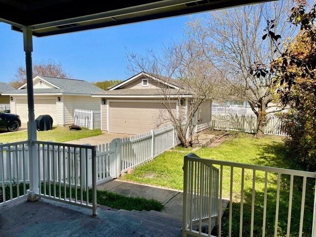 Building Photo - Spacious Home with Multiple Outdoor Living...