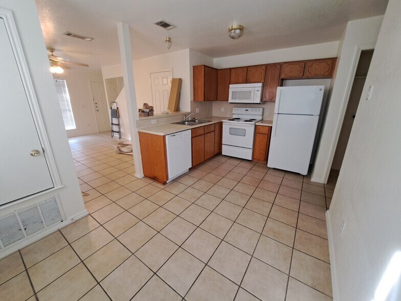 Building Photo - 4102 Pilgram Dr