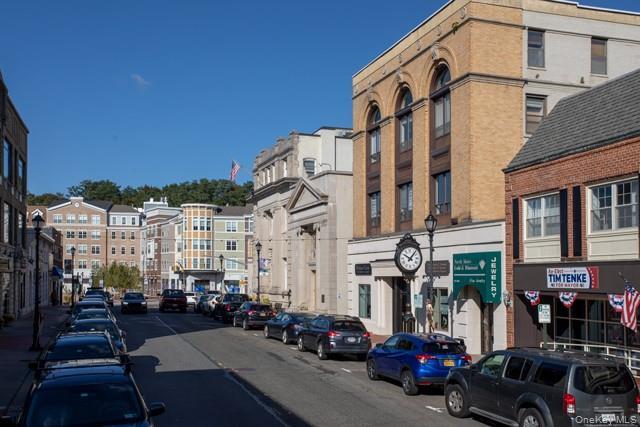 Building Photo - 100 Glen St