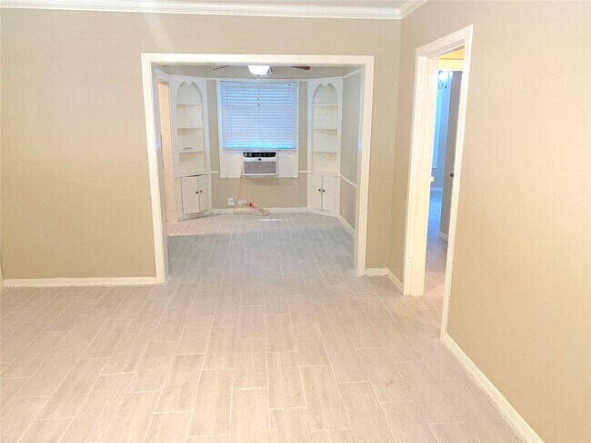 Building Photo - 4001 Austin St