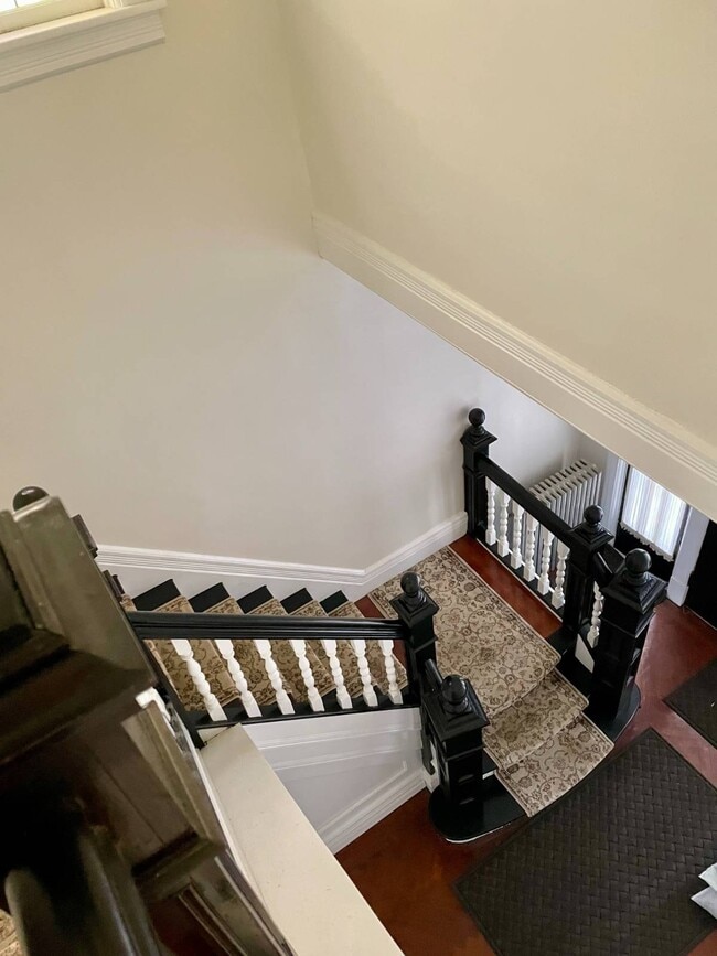 Building Photo - 268 Guy Park Ave