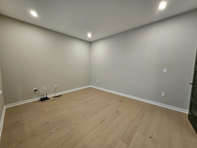 Building Photo - 228 Oakhurst Wy