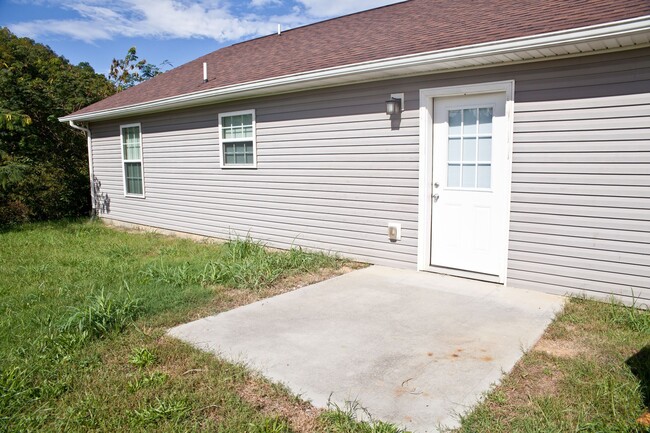 Building Photo - 1430 Avery Ln