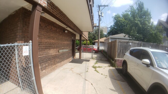 Building Photo - 336 Lathrop Ave