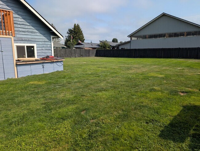 Building Photo - 500 Gardner Rd