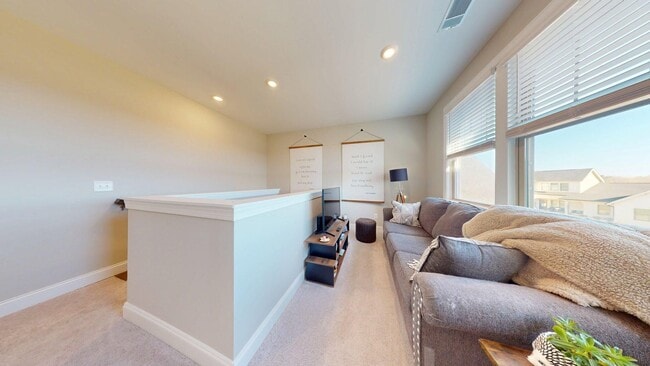 Building Photo - Spacious and Well Maintained 3 Bedroom Townhome in Woodward Oaks