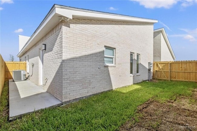 Building Photo - 101 Yosemite Dr