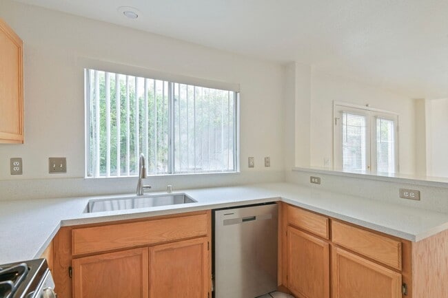 Building Photo - 187 Caswell Ct