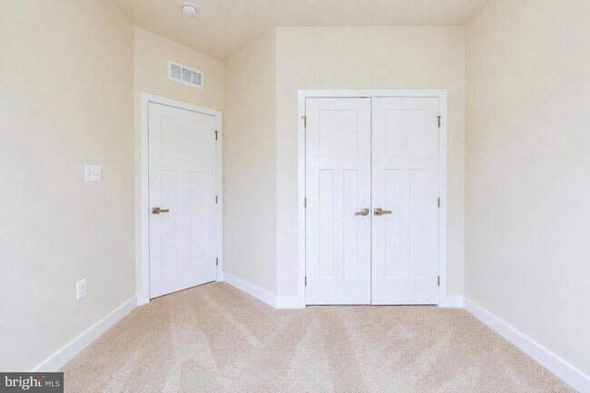 Building Photo - 8032 Spring Arbor Dr