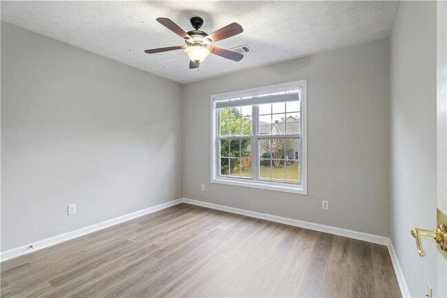 Building Photo - 3370 Palm Cir