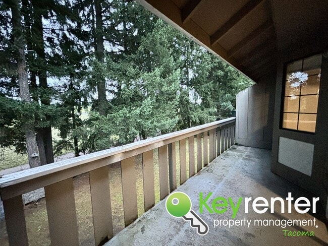 Building Photo - Comfortable Upstairs 2 Bedroom 2 Bath Rental in Private Community Near Fircrest!
