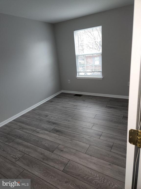 Building Photo - 1038 Lamberton St