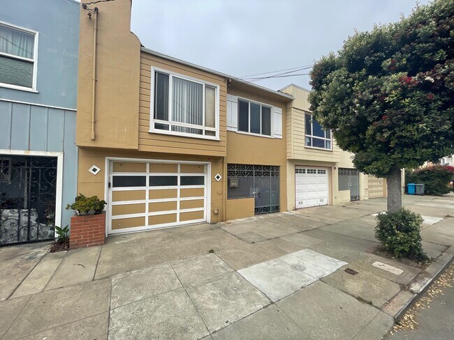 Building Photo - 2391 47th Ave
