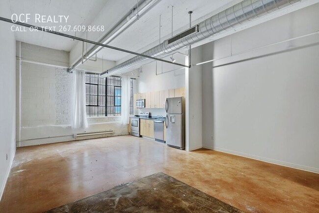 Building Photo - 412 S 13th St