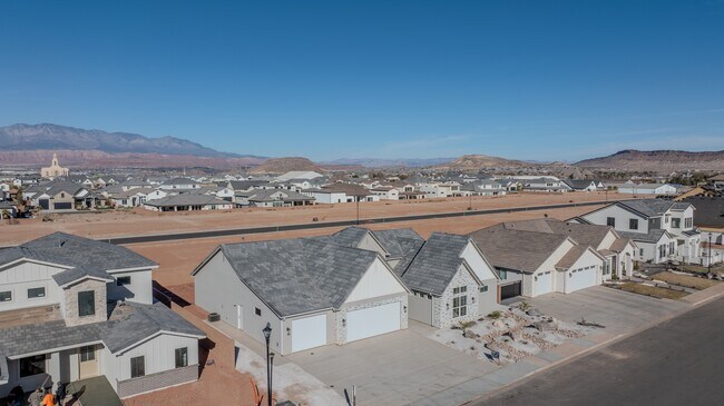 Building Photo - 3041 E 2220 S