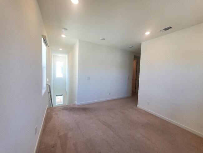 Building Photo - 3619 Silver Pine Ln