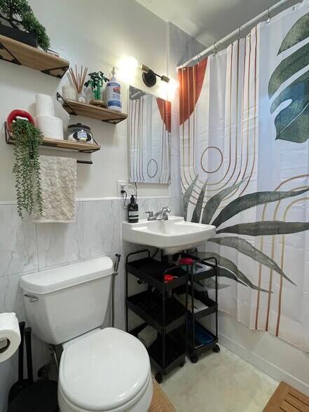 Building Photo - 6740 Amherst St