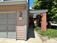 Building Photo - Gorgeous 4 Bedroom Townhome Steps from Boulder Country Club