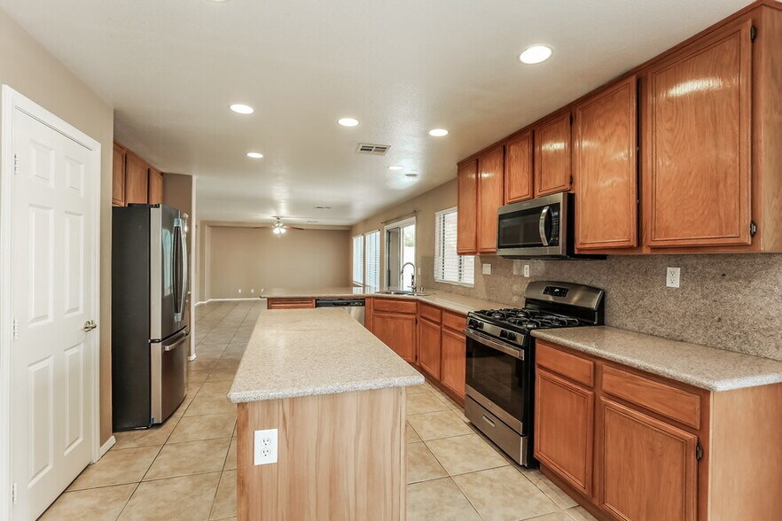 Building Photo - 1728 Evening Bluff Pl