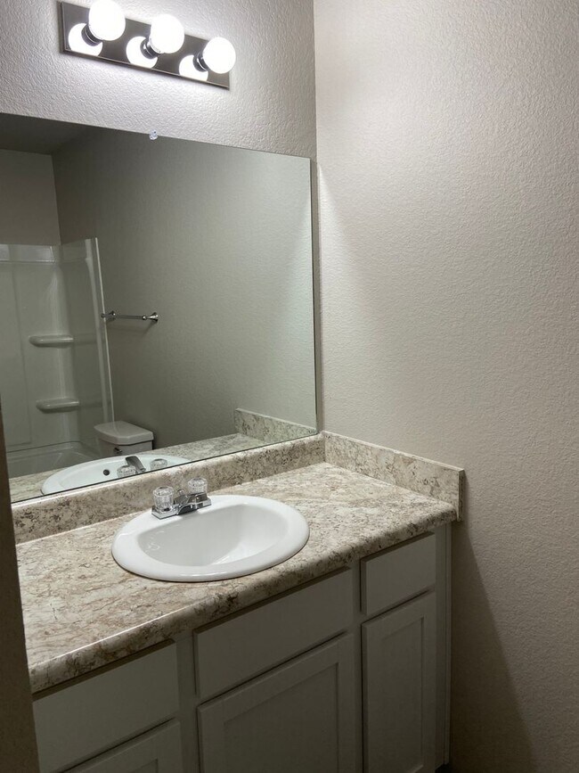 Building Photo - Available Now | Spacious 3 Bedroom, 2 Bathroom Home in Conrad Court
