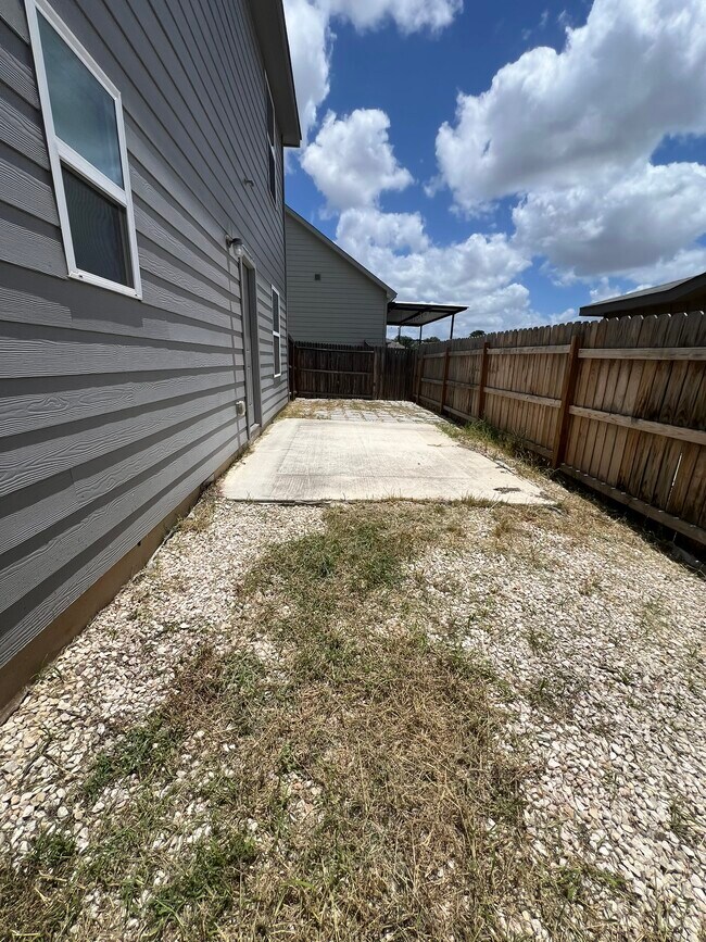 Building Photo - 5834 Machaela Trace