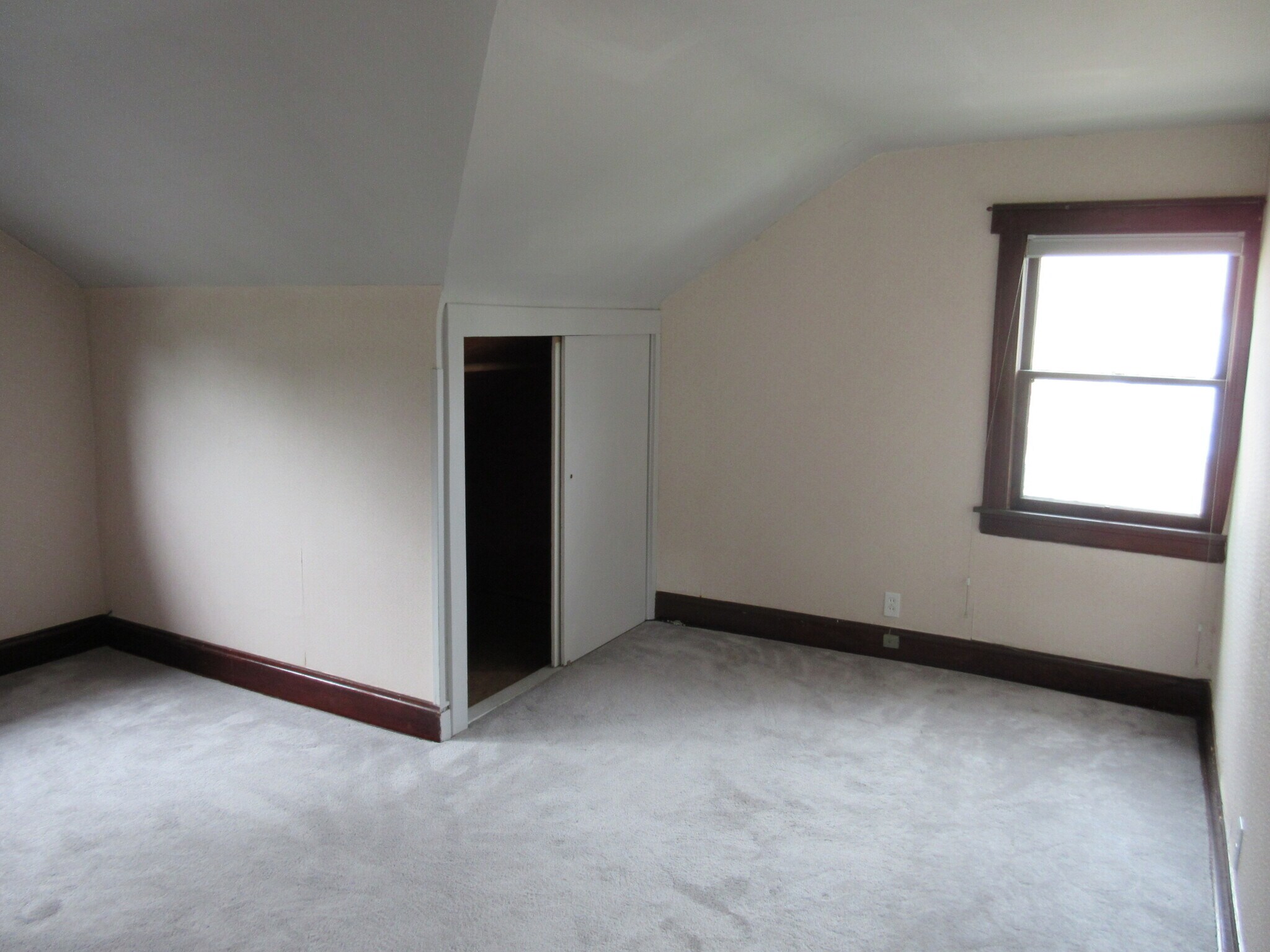 Building Photo - 210 Frame Ave