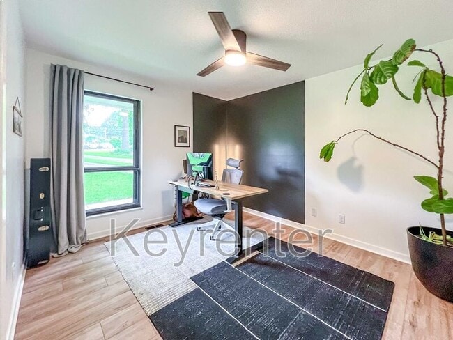 Building Photo - 9208 Moreno Ln