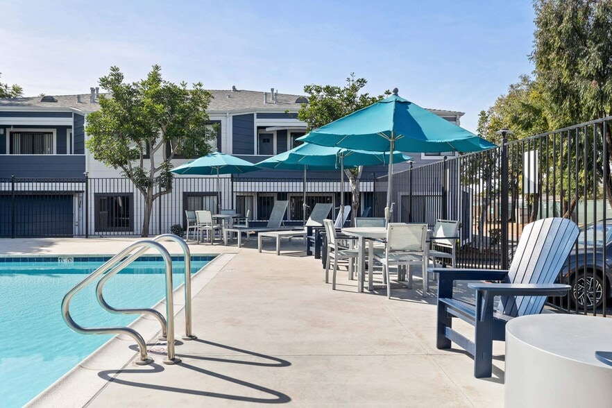 Building Photo - Calavo