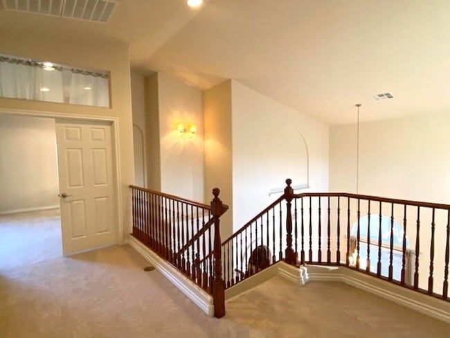 Building Photo - Available on July 31, 2025 For Viewing. Su...