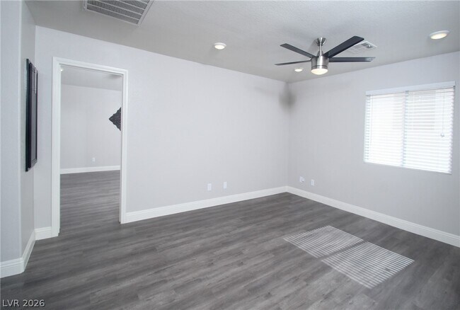 Building Photo - 268 Single Petal St