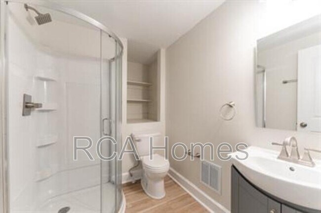 Building Photo - 1601 Villa Ave