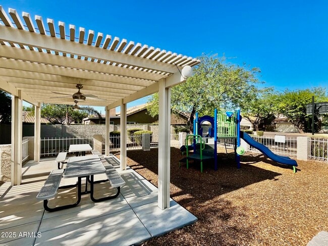 Building Photo - 16117 E Glendora Dr