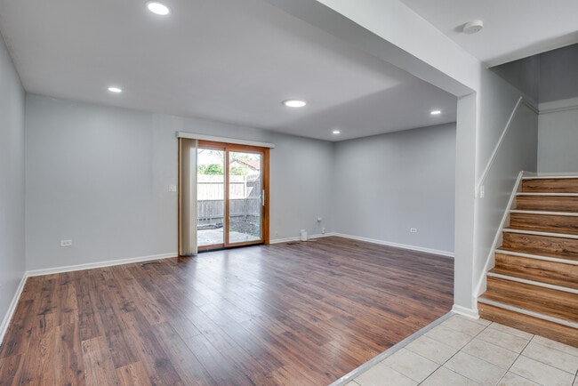 Building Photo - 1596 Manchester Dr