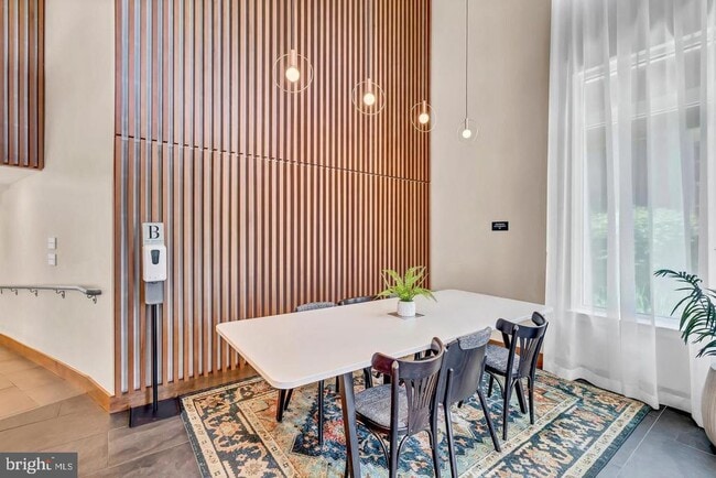 Building Photo - 6803 Cameron Dr NW