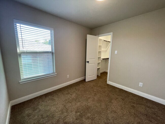 Building Photo - 8113-8115 Tanner