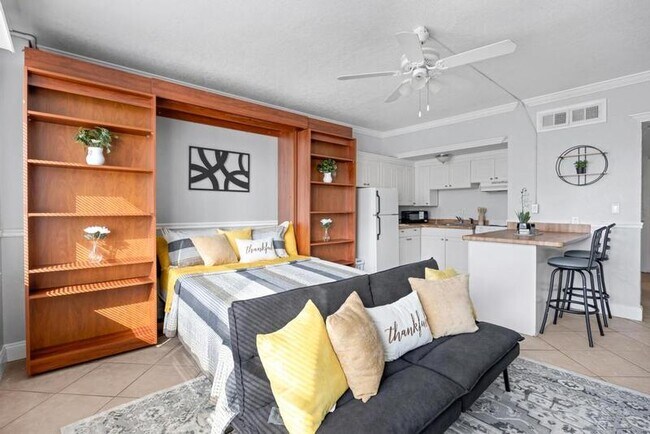 Building Photo - 311 W Ashley St